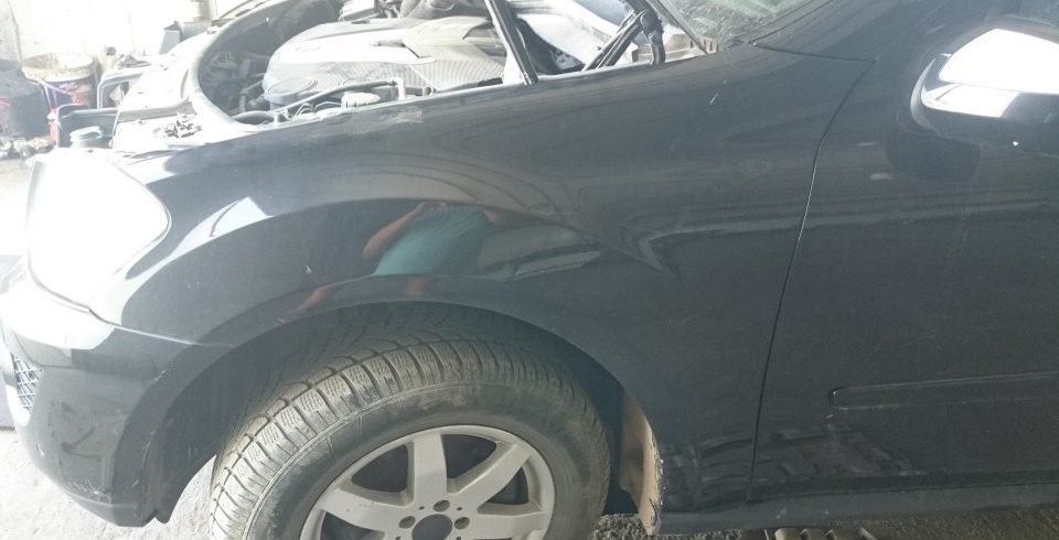 Aripa stanga fata Mercedes ML W164 2005-2011