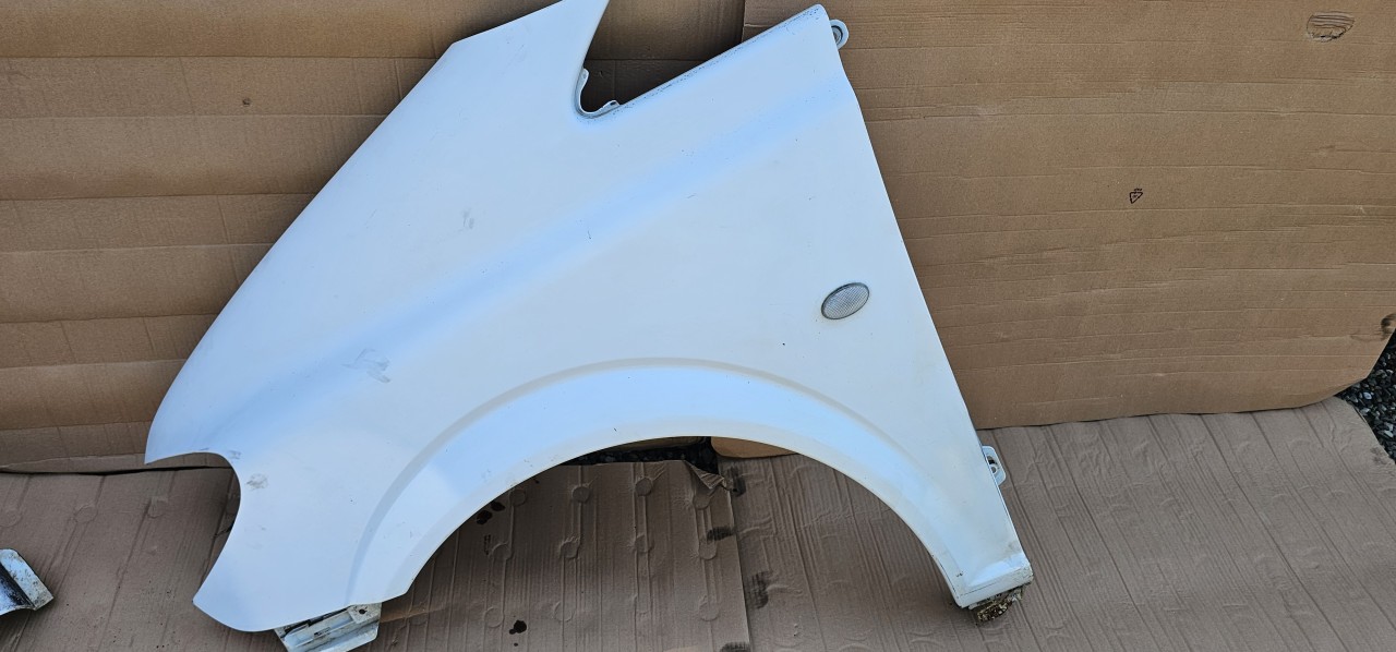Aripa stanga fata Mercedes Vito W639 2004 2005 2006 2007
