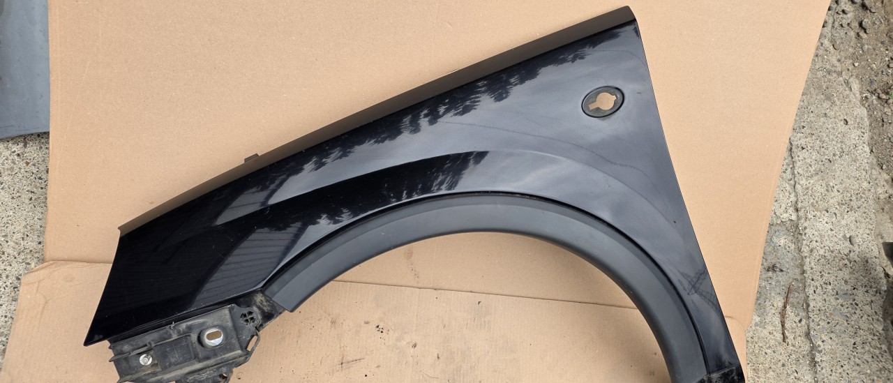 Aripa stanga fata Opel Corsa C 2003 2004 2005 2006