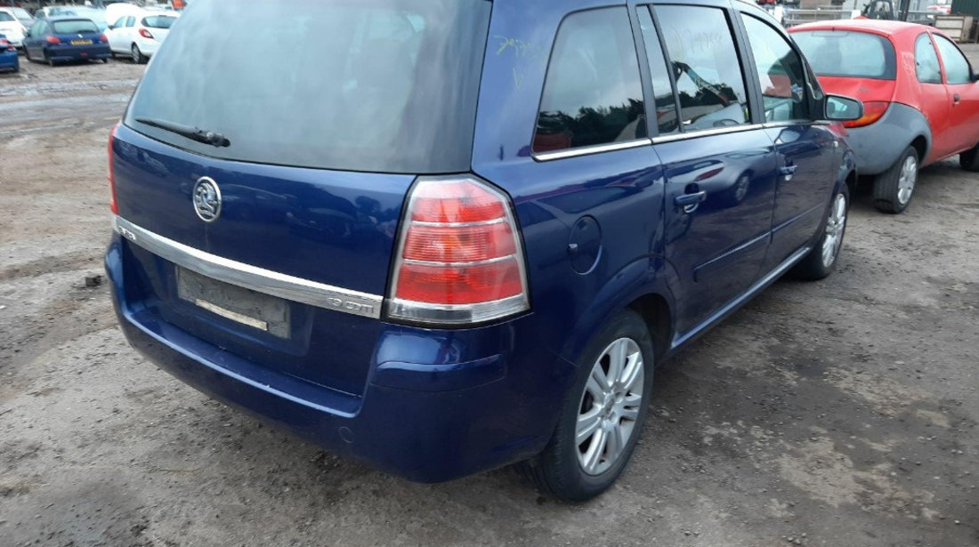 Aripa stanga fata Opel Zafira B 2009 MPV 1.9 CDTI