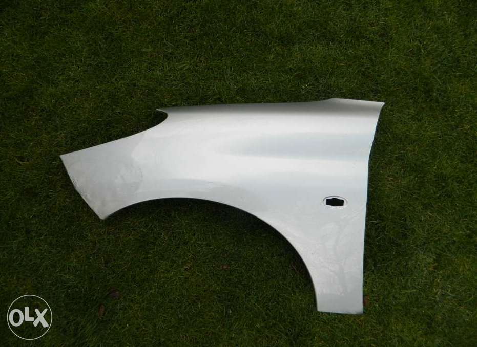 Aripa stanga fata PEUGEOT 207 originala