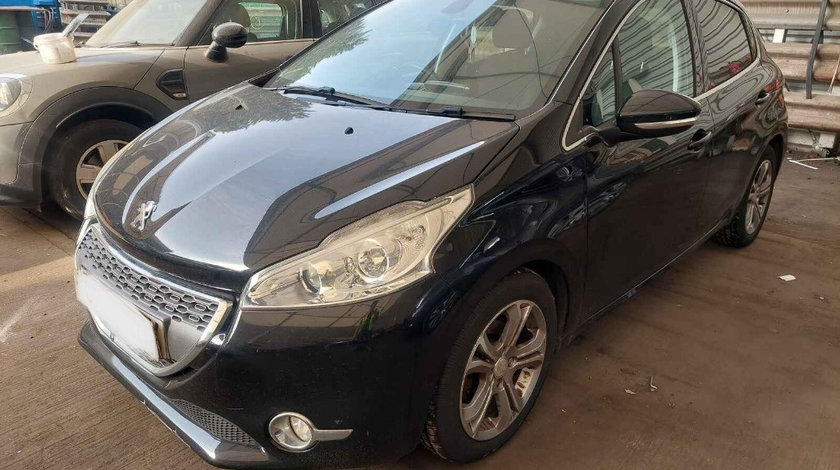 Aripa stanga fata Peugeot 208 2012 HATCHBACK 1.6 HDI