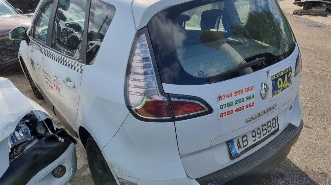 Aripa stanga fata Renault Scenic 3 2010 monovolum 1.5 dci