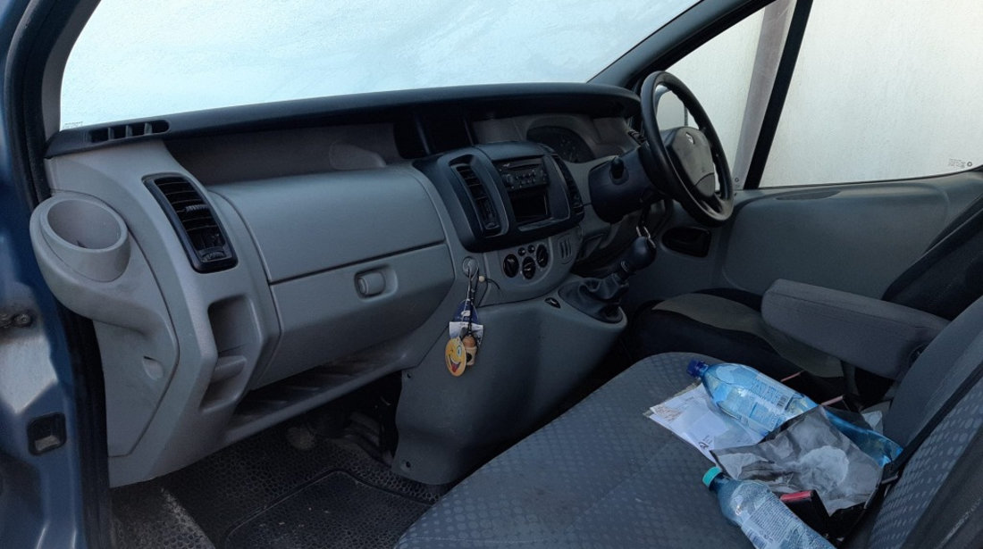 Aripa stanga fata Renault Trafic 2008 mixta 2.5 DCI