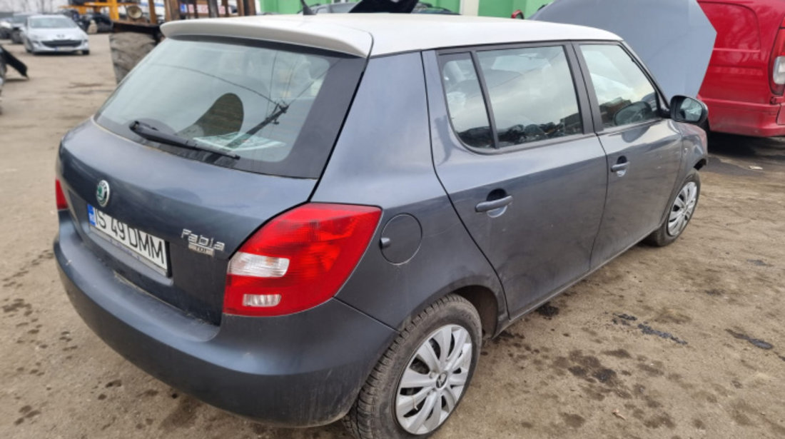 Aripa stanga fata Skoda Fabia 2 2010 hatchback 1.4 diesel