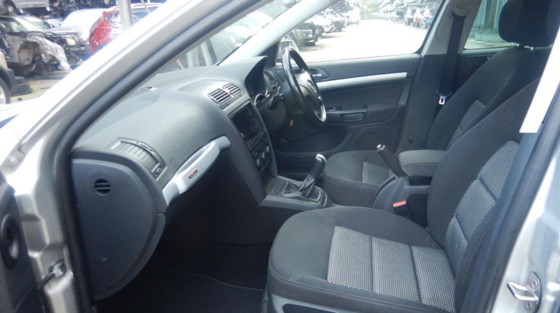 Aripa stanga fata Skoda Octavia 2 2007 COMBI SCOUT 2.0 TDI BMM