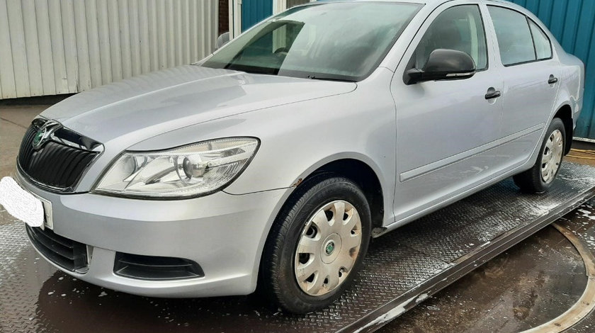 Aripa stanga fata Skoda Octavia 2 2009 Berlina 1.4 TSI