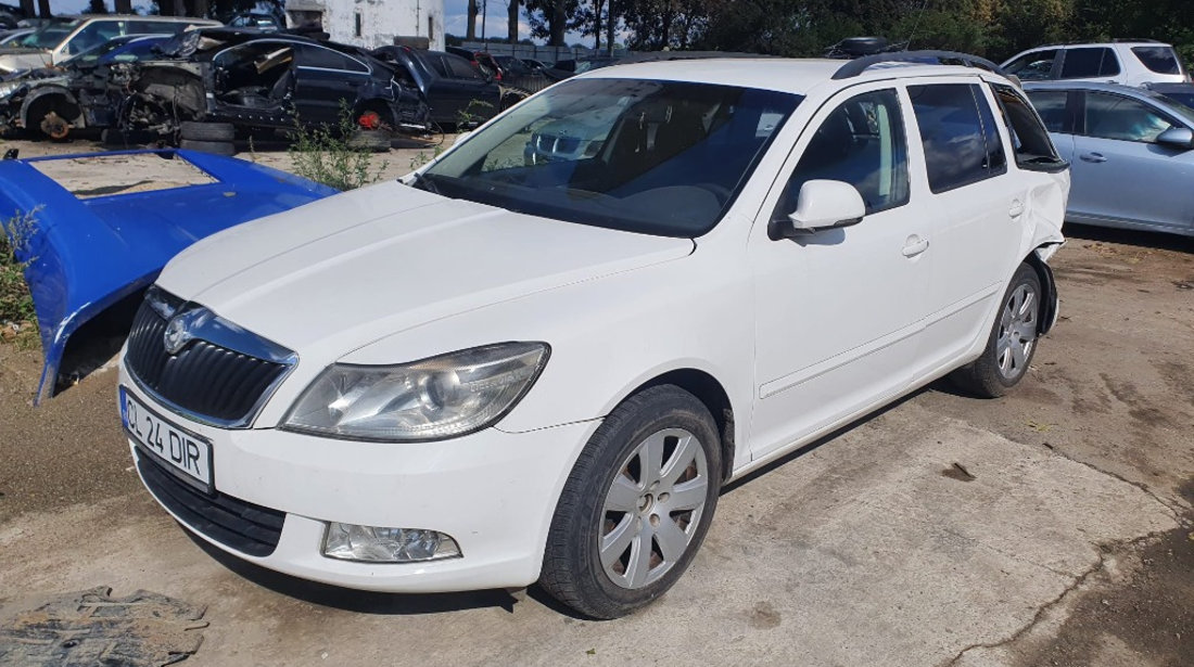 Aripa stanga fata Skoda Octavia 2 2009 break facelift 1.9 tdi bxe