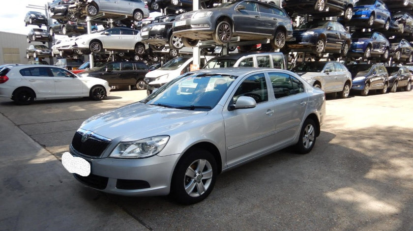 Aripa stanga fata Skoda Octavia 2 2010 BERLINA 1.4 TSI