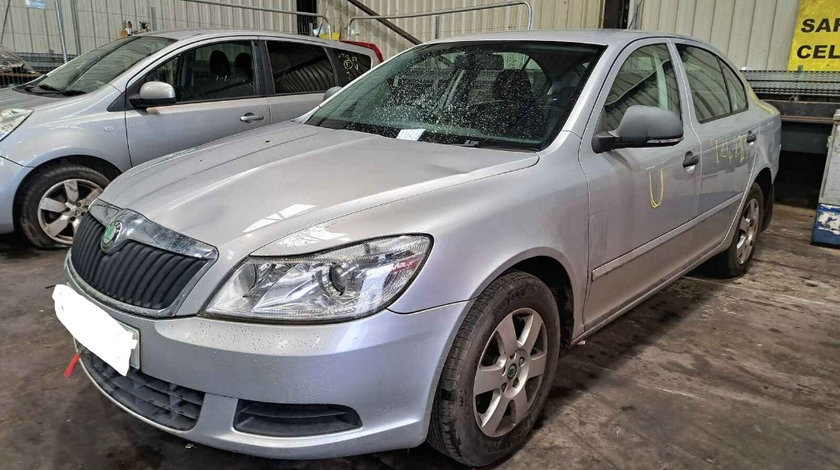 Aripa stanga fata Skoda Octavia 2 2010 SEDAN 1.4 TSI