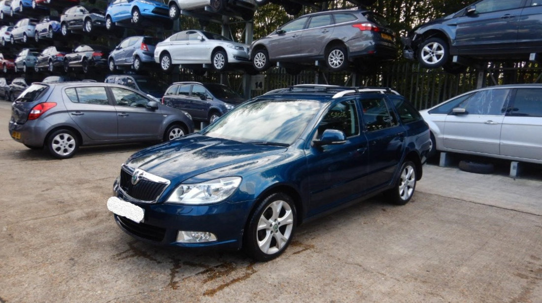 Aripa stanga fata Skoda Octavia 2 2013 BREAK 1.6 TDI