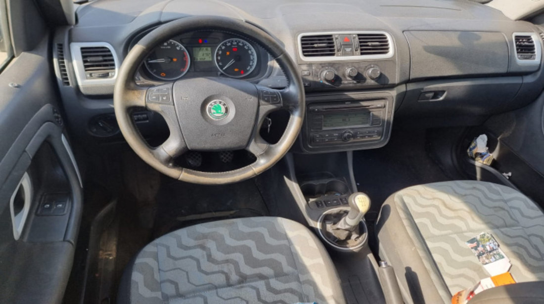 Aripa stanga fata Skoda Roomster 2009 MPV 1,9 BLS