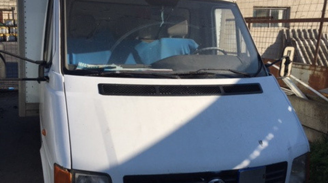 Aripa stanga fata Volkswagen LT 2004 CUB 2.5 TDI