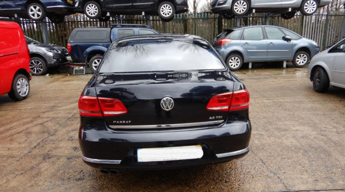 Aripa stanga fata Volkswagen Passat B7 2011 Berlina 2.0 TDI