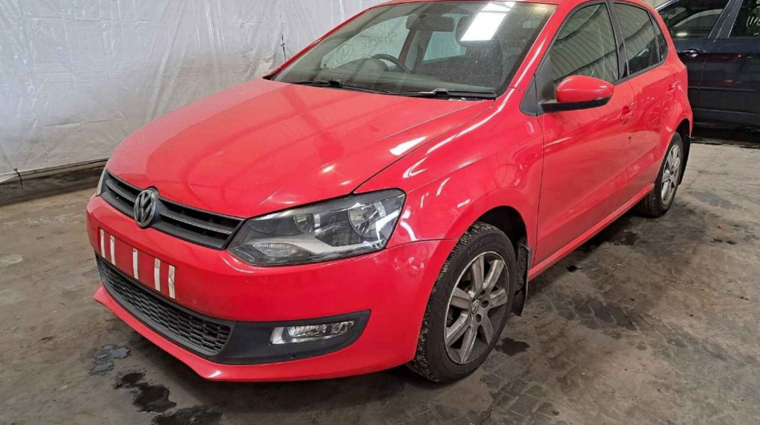 Aripa stanga fata Volkswagen Polo 6R 2012 Hatchback 1.2 TDI CFWA