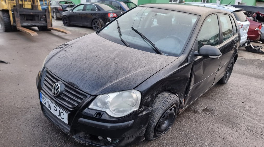 Aripa stanga fata Volkswagen Polo 9N 2008 facelift 1.4 tdi BWB