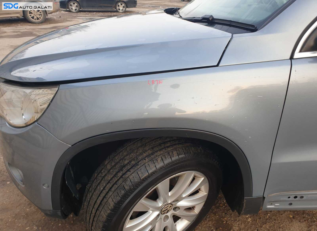 Aripa Stanga Fata Volkswagen Tiguan 2007 - 2011 Culoare LR7N