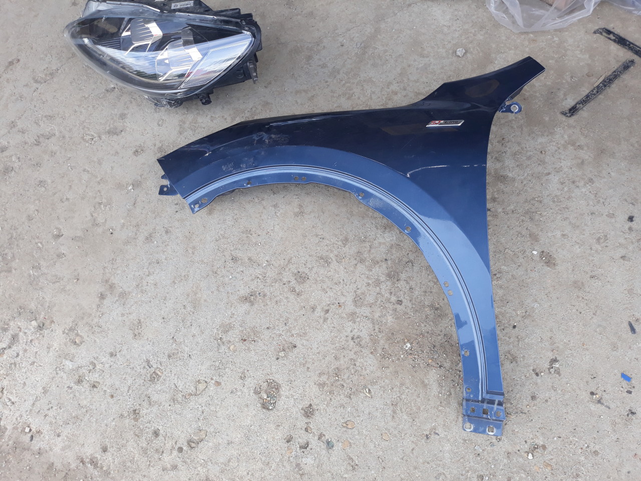 Aripa stanga Ford Kuga 3 an 2019-2020-2021-2022-2023