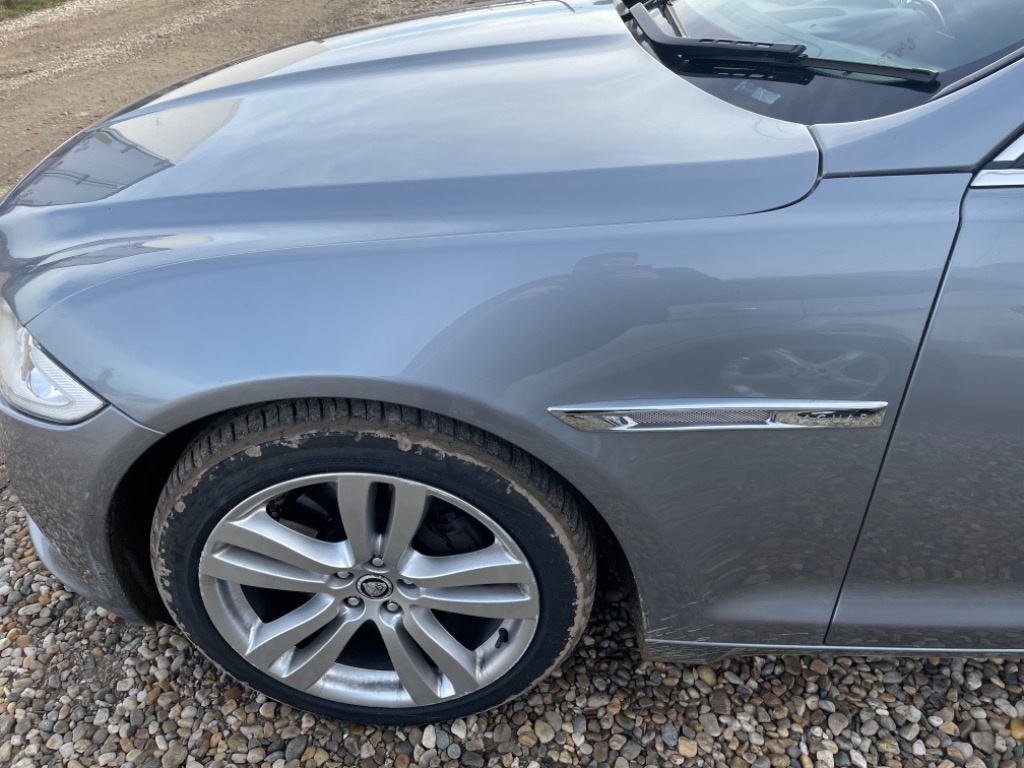 ARIPA STANGA JAGUAR XJ 2012