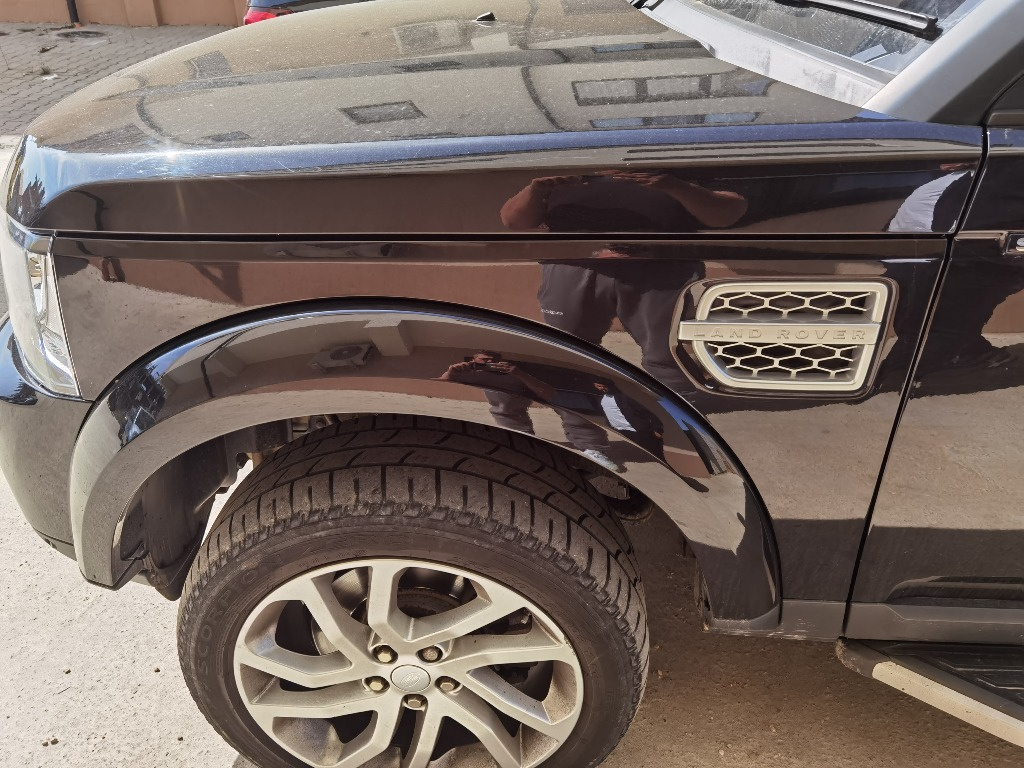 Aripa stanga land rover discovery 4