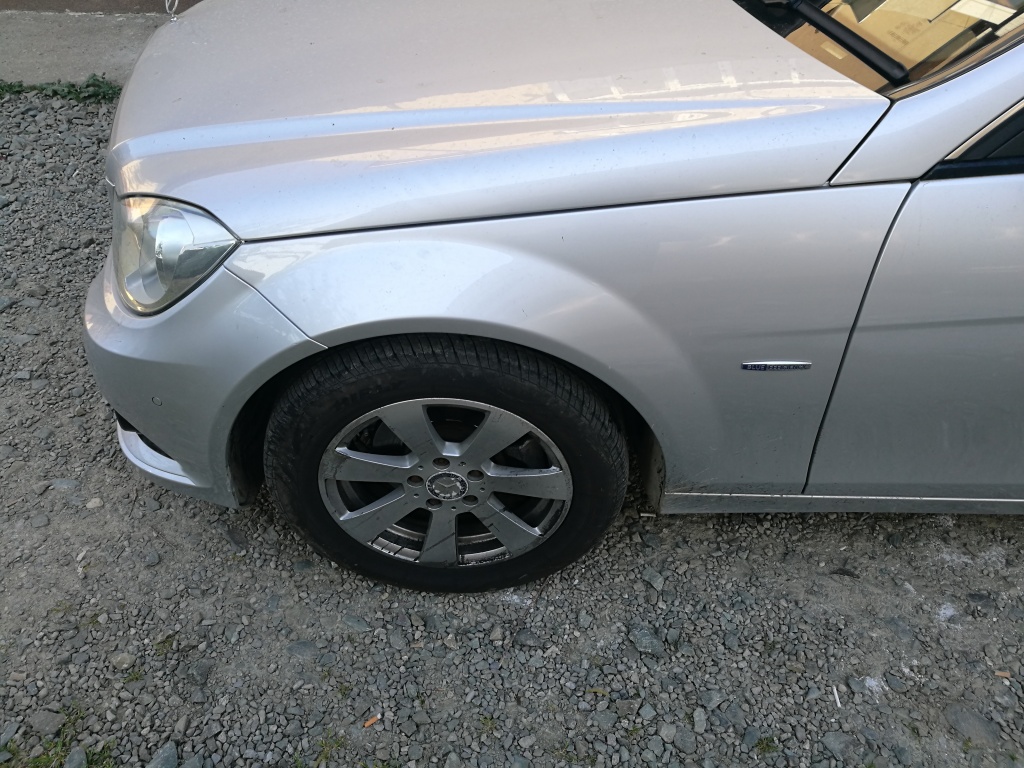 Aripa stanga Mercedes C class w204 Facelift