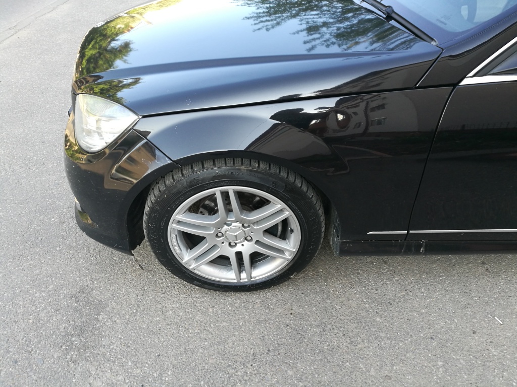 Aripa stanga Mercedes C class w204 s204 break