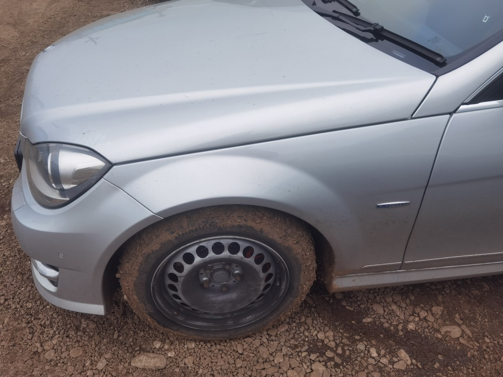 Aripa stanga Mercedes c200 cdi w204 facelift