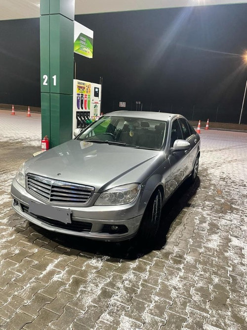 Aripa stanga Mercedes C220 cdi w204 an 2008