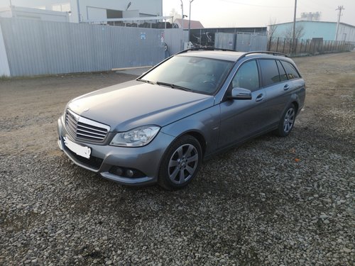 Aripa stanga mercedes c220 cdi w204 facelift europa