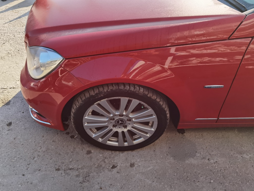 Aripa stanga Mercedes c220 cdi w204 facelift