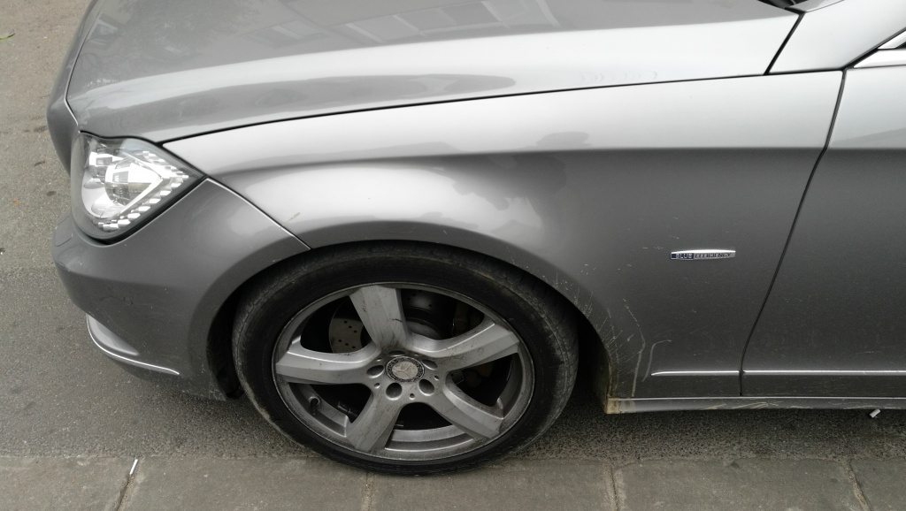 Aripa stanga Mercedes CLS W218
