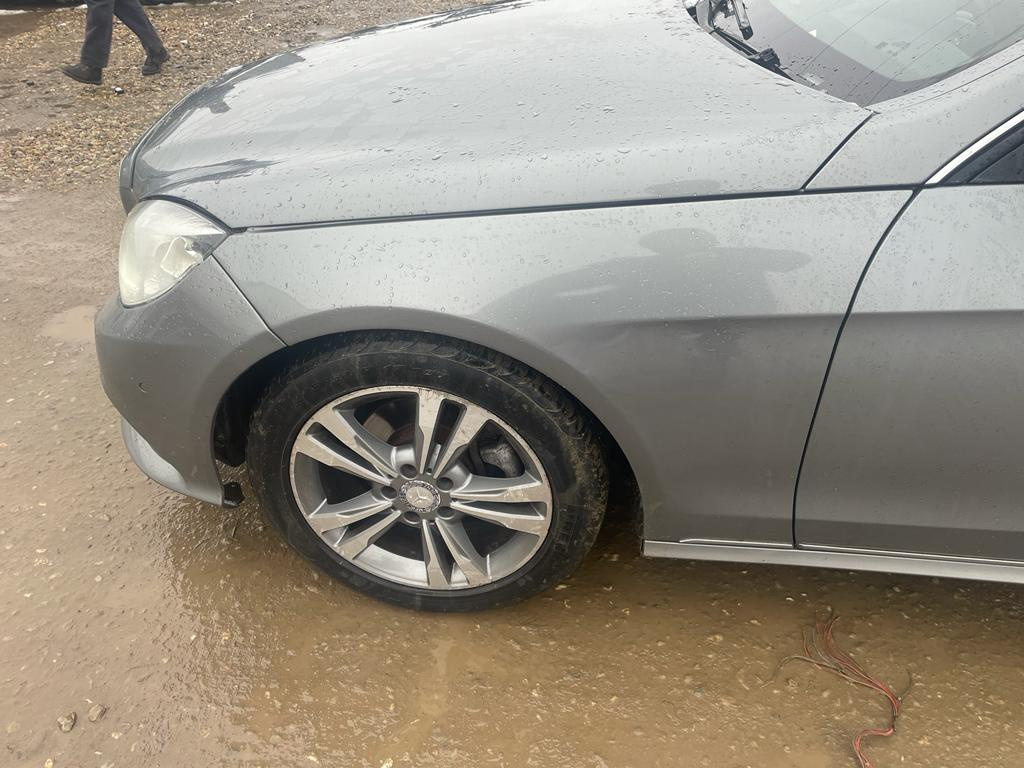 Aripa stanga Mercedes e200 cdi w212 facelift