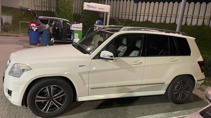 Aripa stanga Mercedes glk 2.2 cdi x204