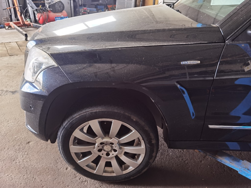 Aripa stanga Mercedes glk x204