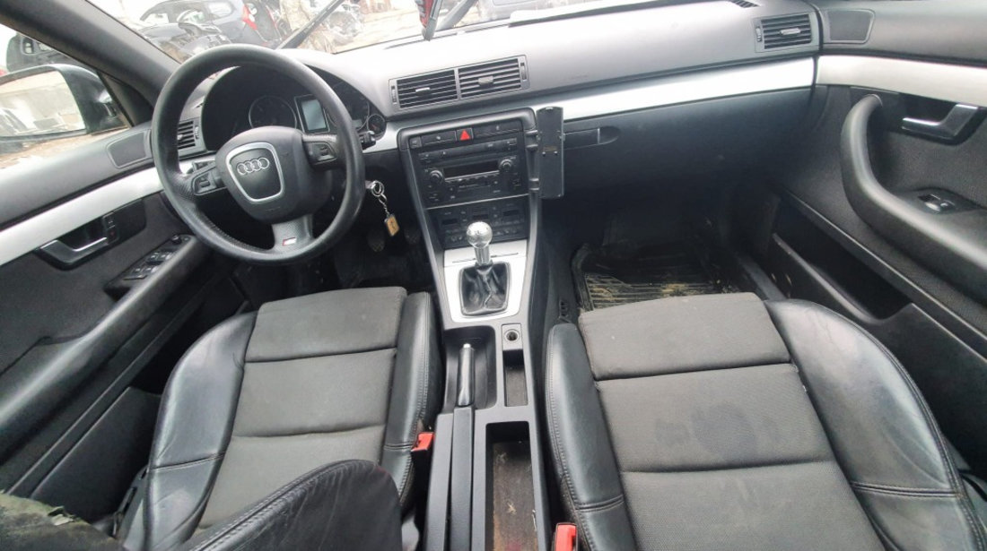 Aripa stanga spate Audi A4 B7 2006 break s-line 2.5 tdi BDG