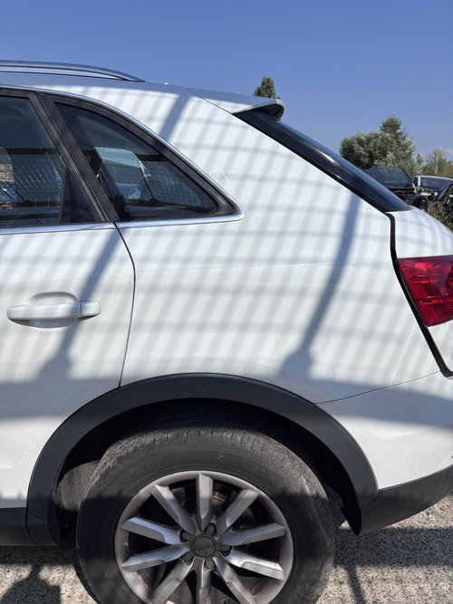 Aripa Stanga Spate Audi Q3 2.0 Motorina 2011, -