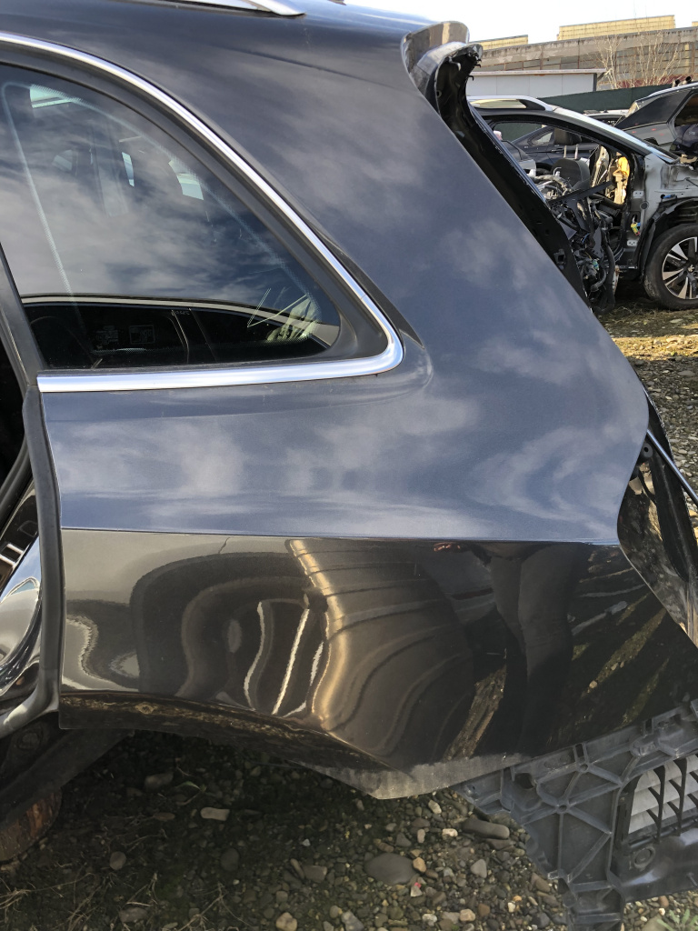 Aripa Stanga Spate Audi Q5 2010