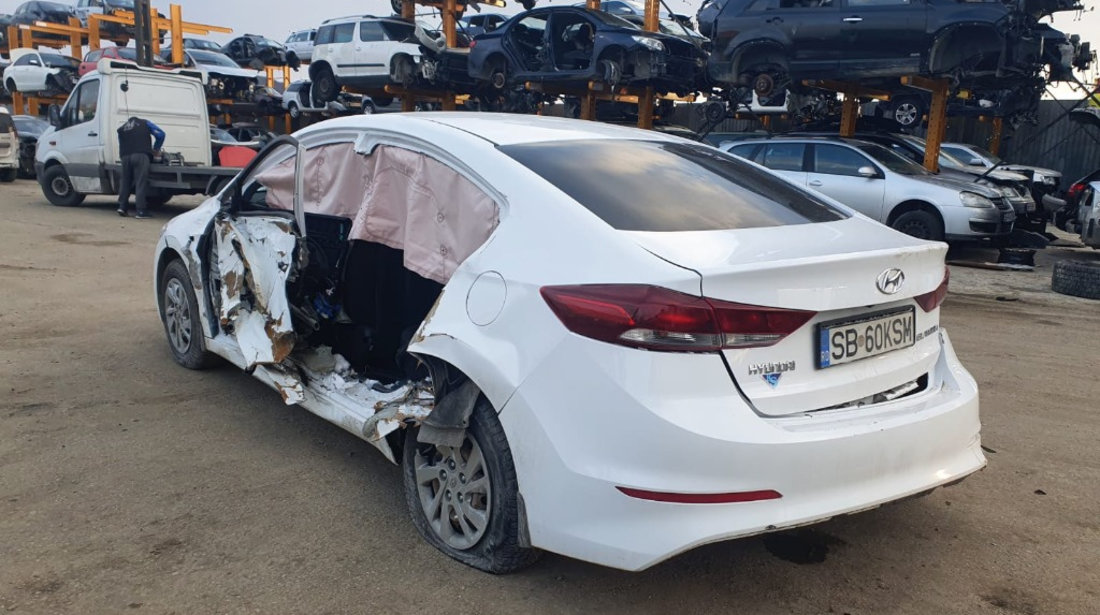 Aripa stanga spate Hyundai Elantra 2017 berlina 1.6 D