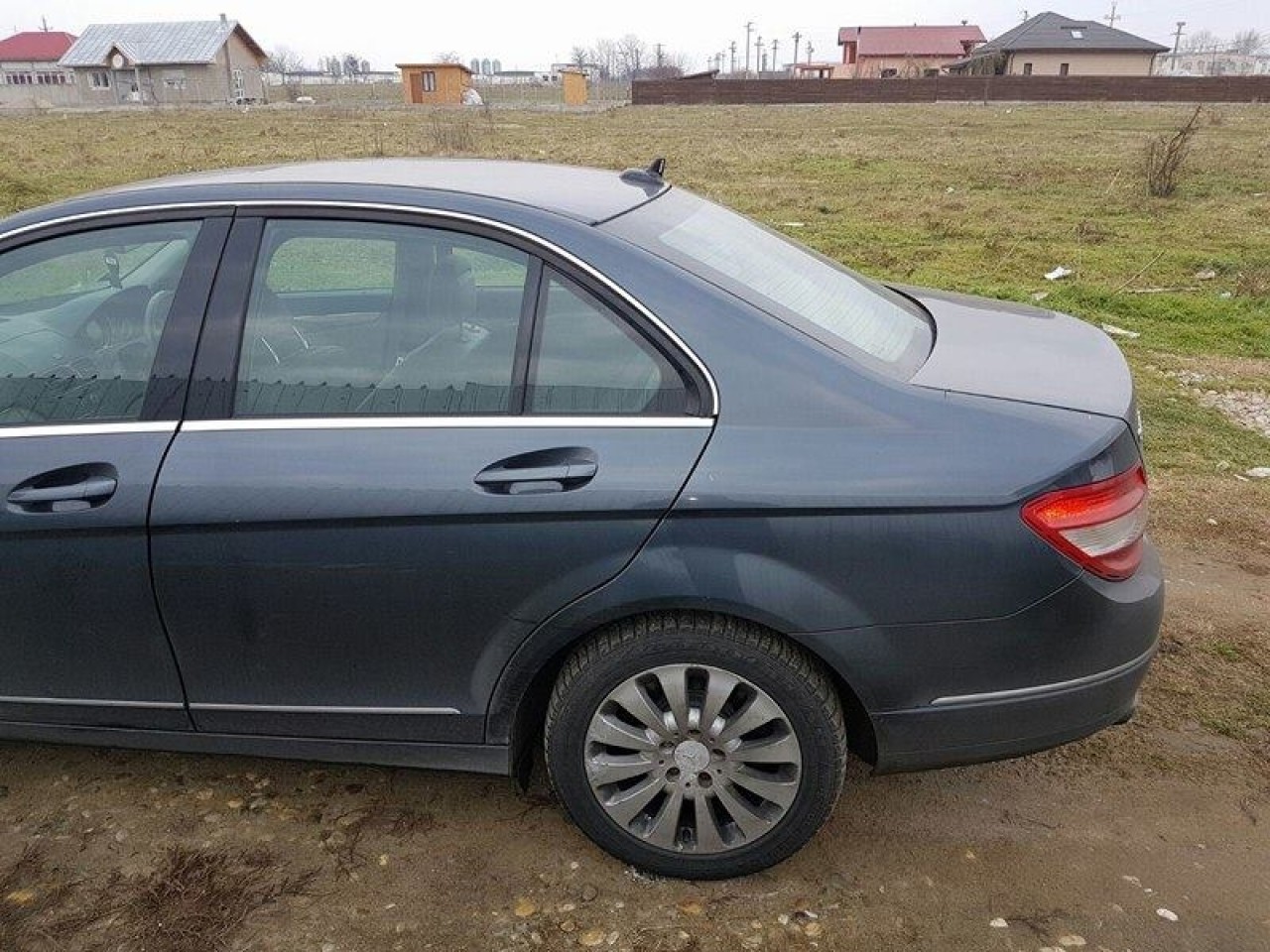 Aripa stanga spate mercedes benz c-class w204