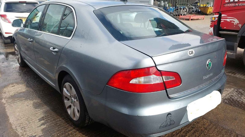 Aripa stanga spate Skoda Superb 2 2012 SEDAN 1.6 TDI