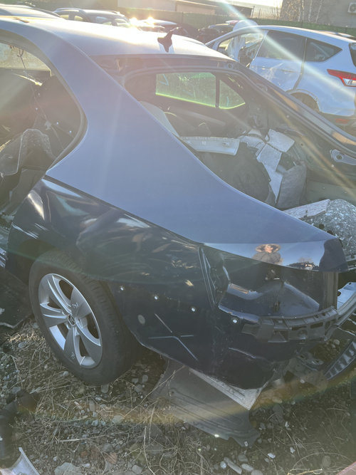 Aripa Stanga Spate Skoda Superb 3 Berlina 2017