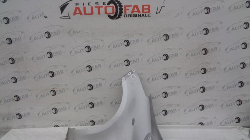 Aripa stanga Toyota Yaris – cu gaura semnalizare an 2005-2006-2007-2008-2009-2010-2011 LQLGO4R7DI