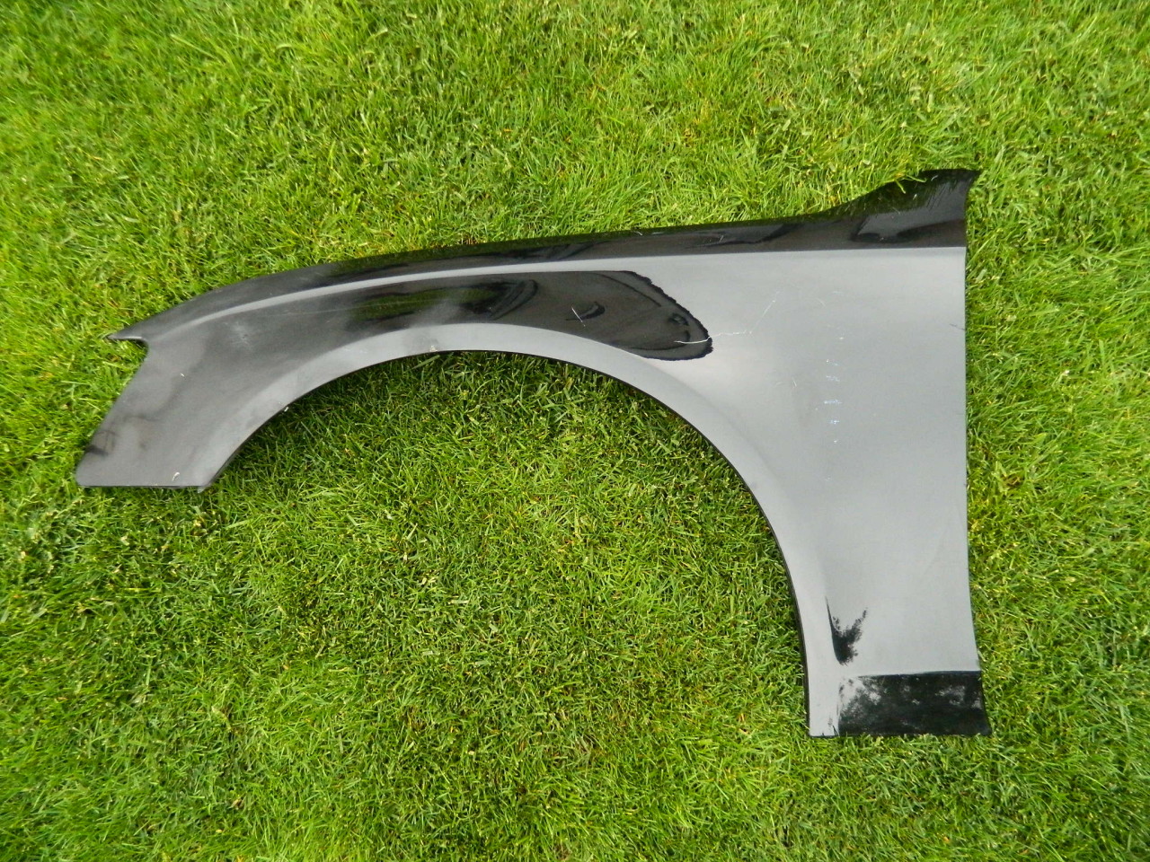 Aripa stg fata Audi A4 An 2012-2015 cod 8K0821469C