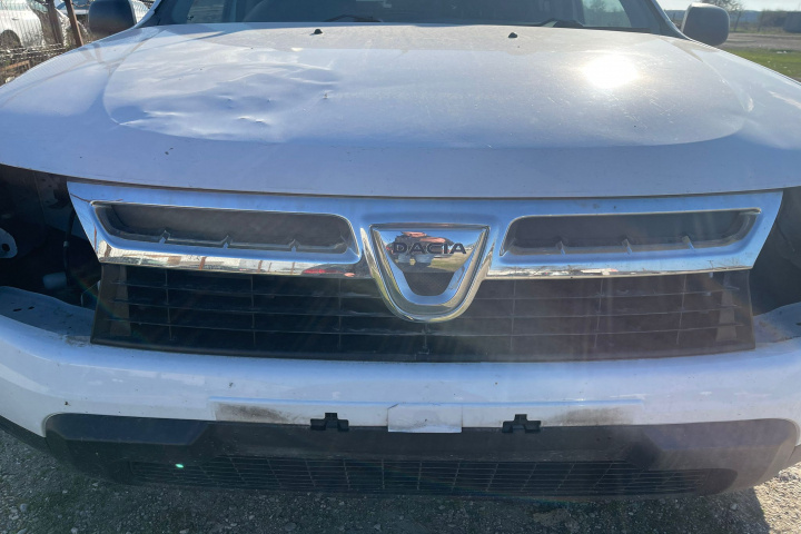 Armatura bara fata Dacia Duster [facelift] [2013 - 2017] SUV 5-usi 1.6 MT (105 hp)