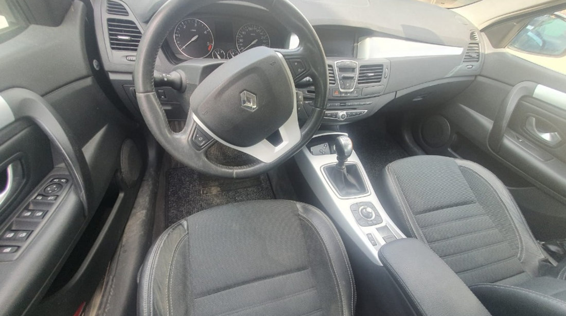 Armatura bara fata Renault Laguna 3 2008 break 2.0 dci