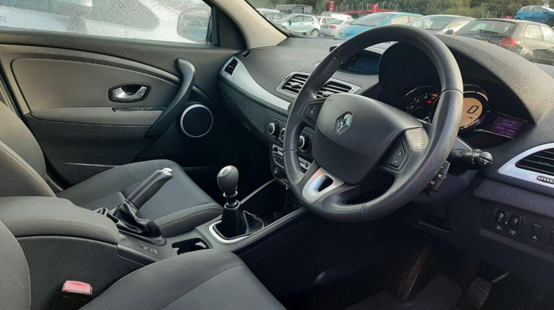 Armatura bara fata Renault Megane 3 2009 HATCHBACK 1.9 dCI