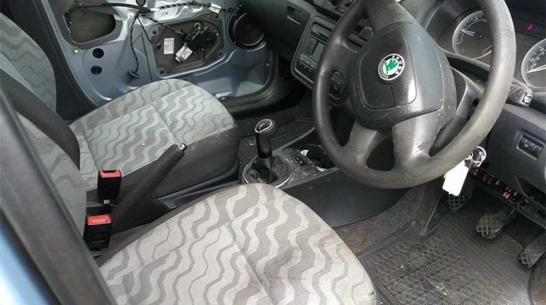 Armatura bara fata Skoda Fabia II 2010 Hatchback 1.4 TDi