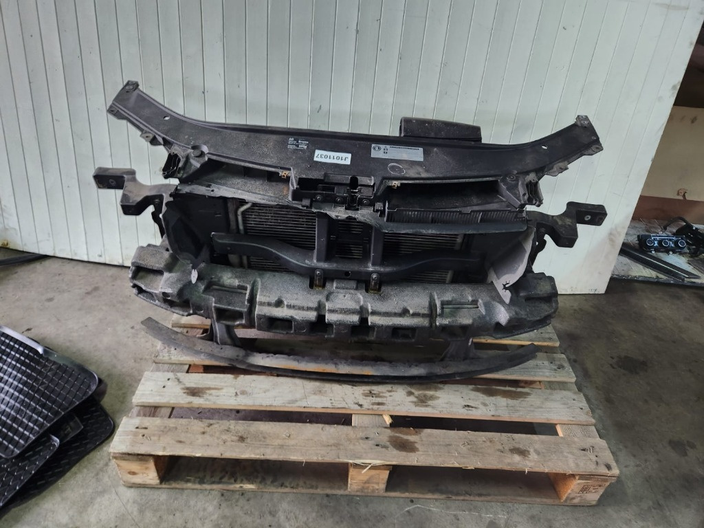 Armatura bara fata Vw Passat B6 2.0 Tdi an de fabricatie 2010