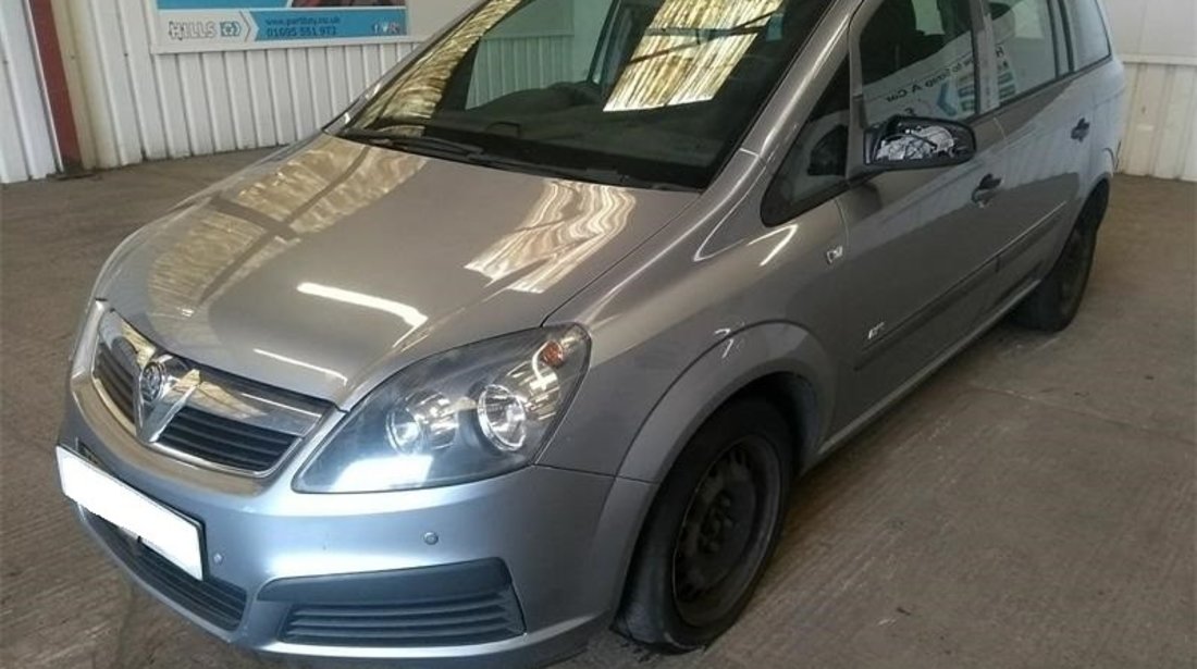 Armatura bara spate Opel Zafira B 2007 MPV 1.9 CDTi