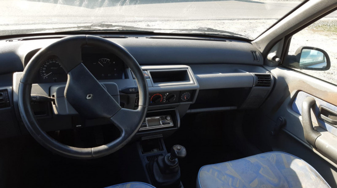 Armatura bara spate Renault Clio 1992 hatchback 1870